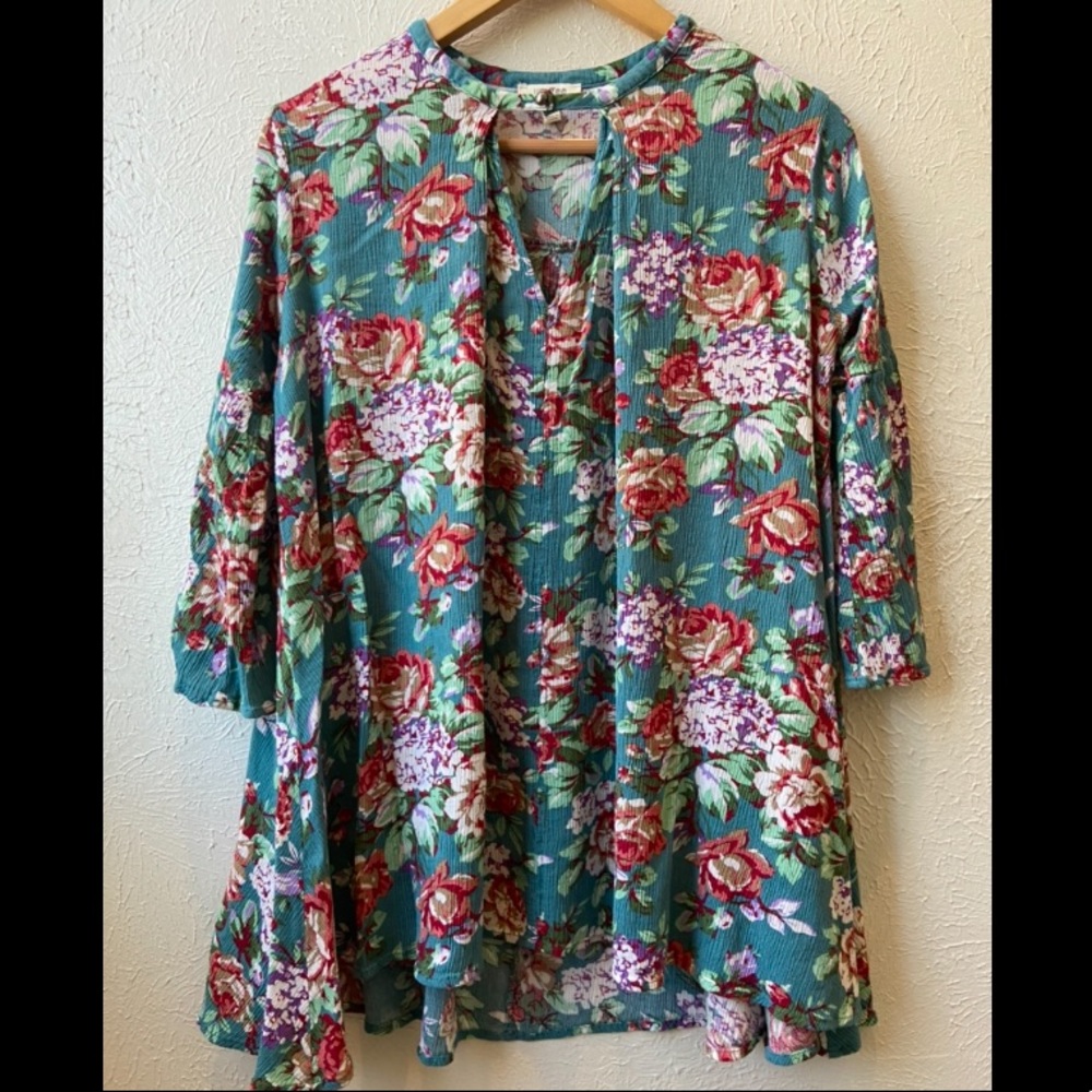 Umgee Blue/Green Floral Print Pleated Keyhole Swing/Tunic Dress Size Small